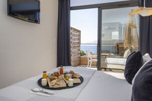 Quarto casal, sacada, vista para o mar | Roupas de cama premium