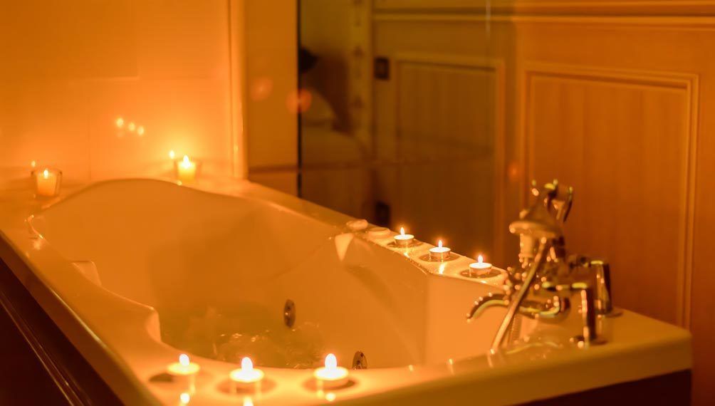 deep-soaking bathtub