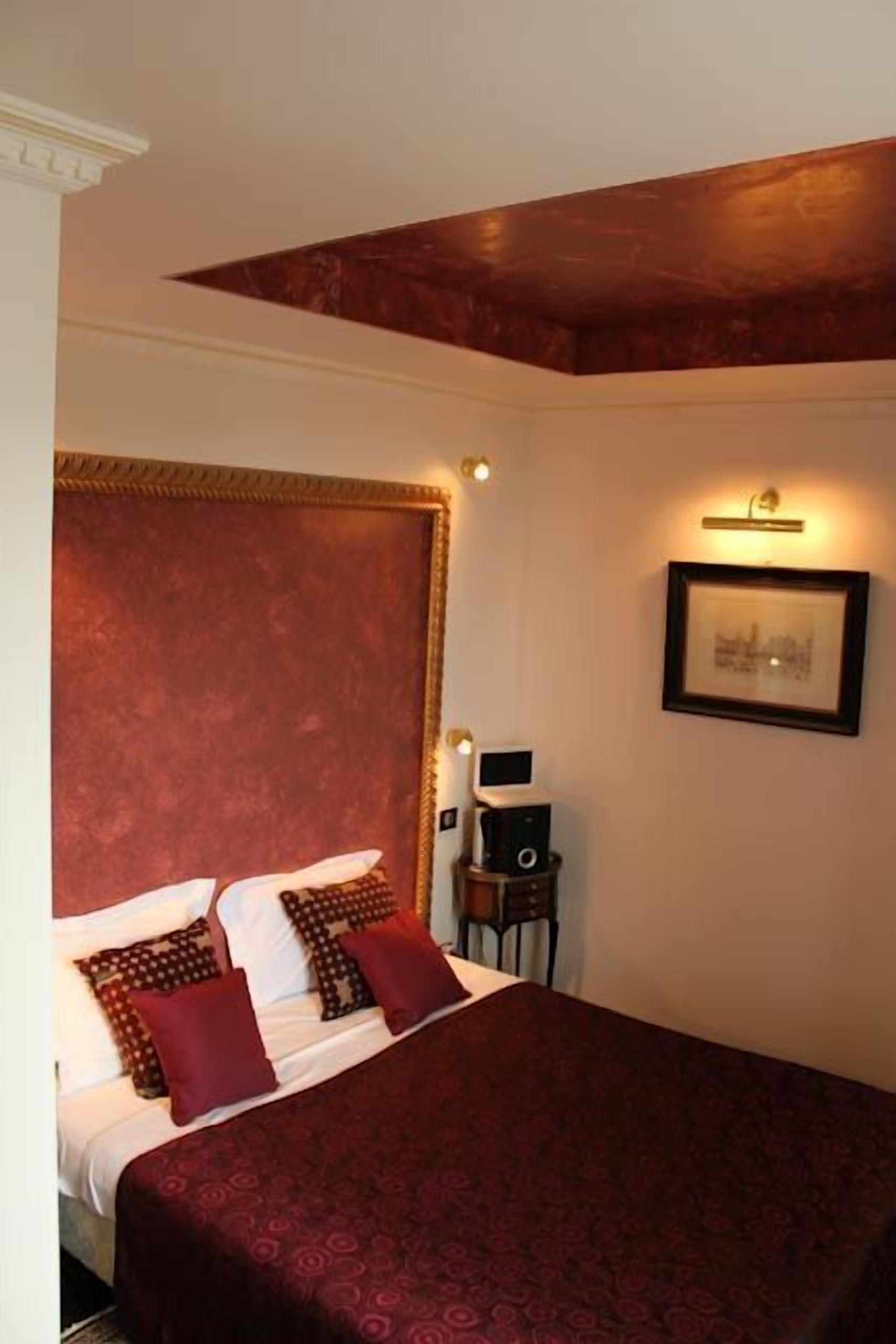 comfort double room | premium bedding, free minibar, in-room safe, desk