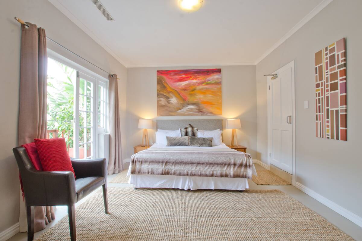 6 King/Twin with Terrace | Egyptian cotton sheets, hypo-allergenic bedding available