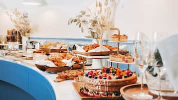 Dagelijks ontbijtbuffet (EUR 20 per persoon)
