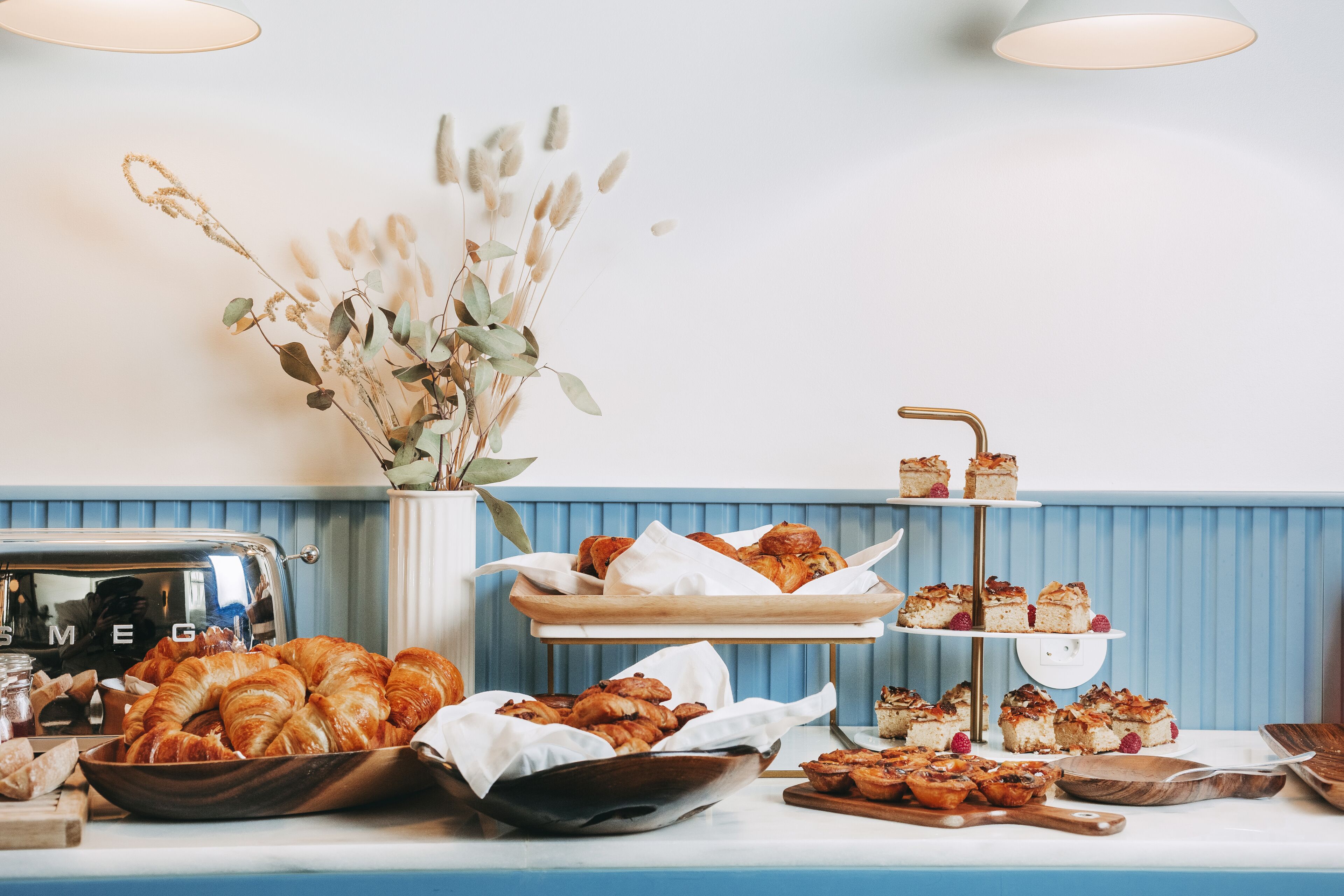 daily buffet breakfast (eur 20 per person)