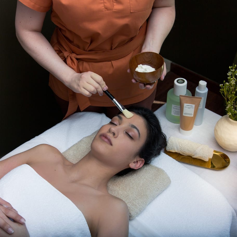 Couples treatment rooms, body treatments, aromatherapy