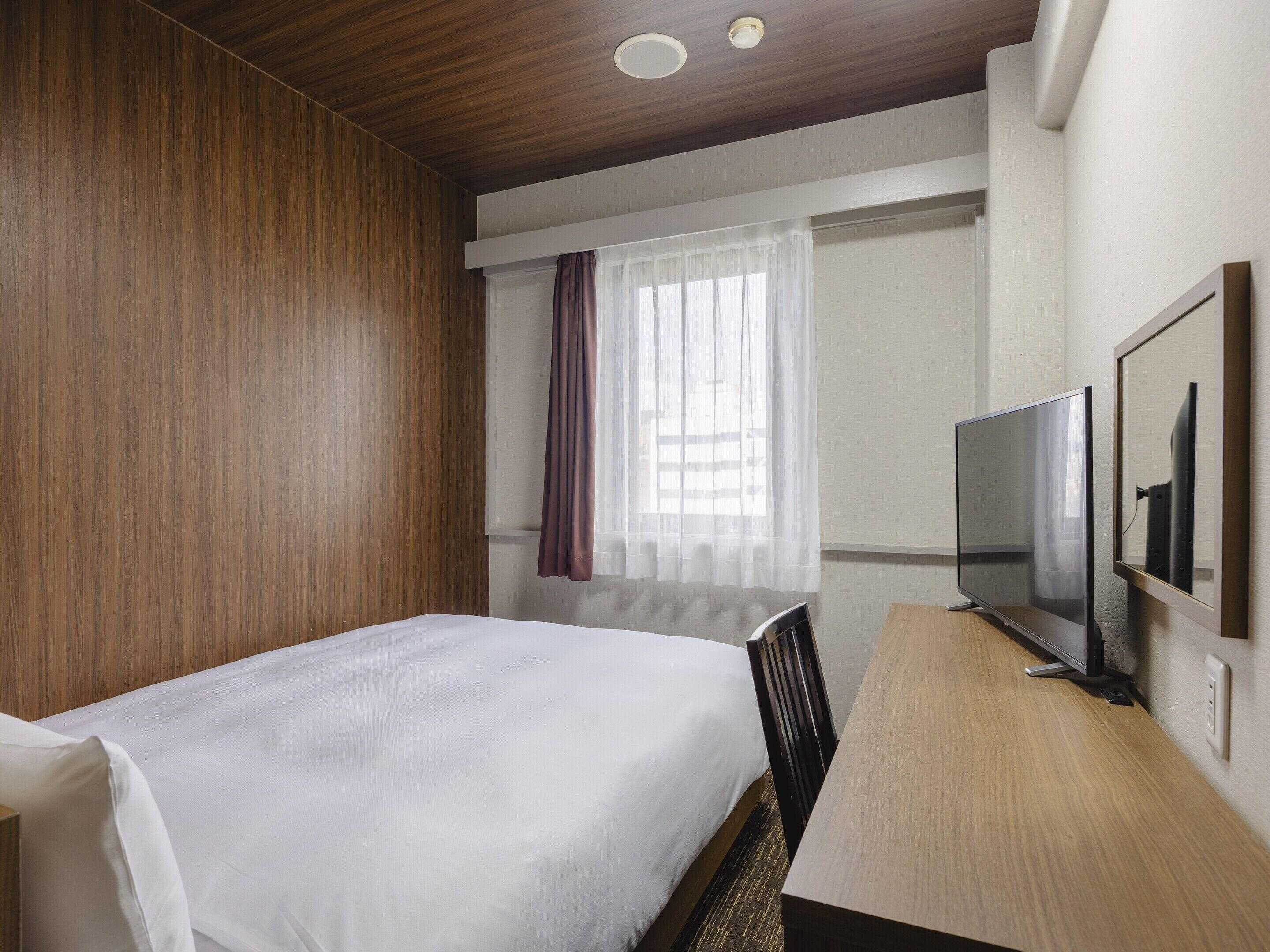 Standard Double Room, 1 Double Bed, Non Smoking | In-room safe, desk, laptop workspace, iron/ironing board