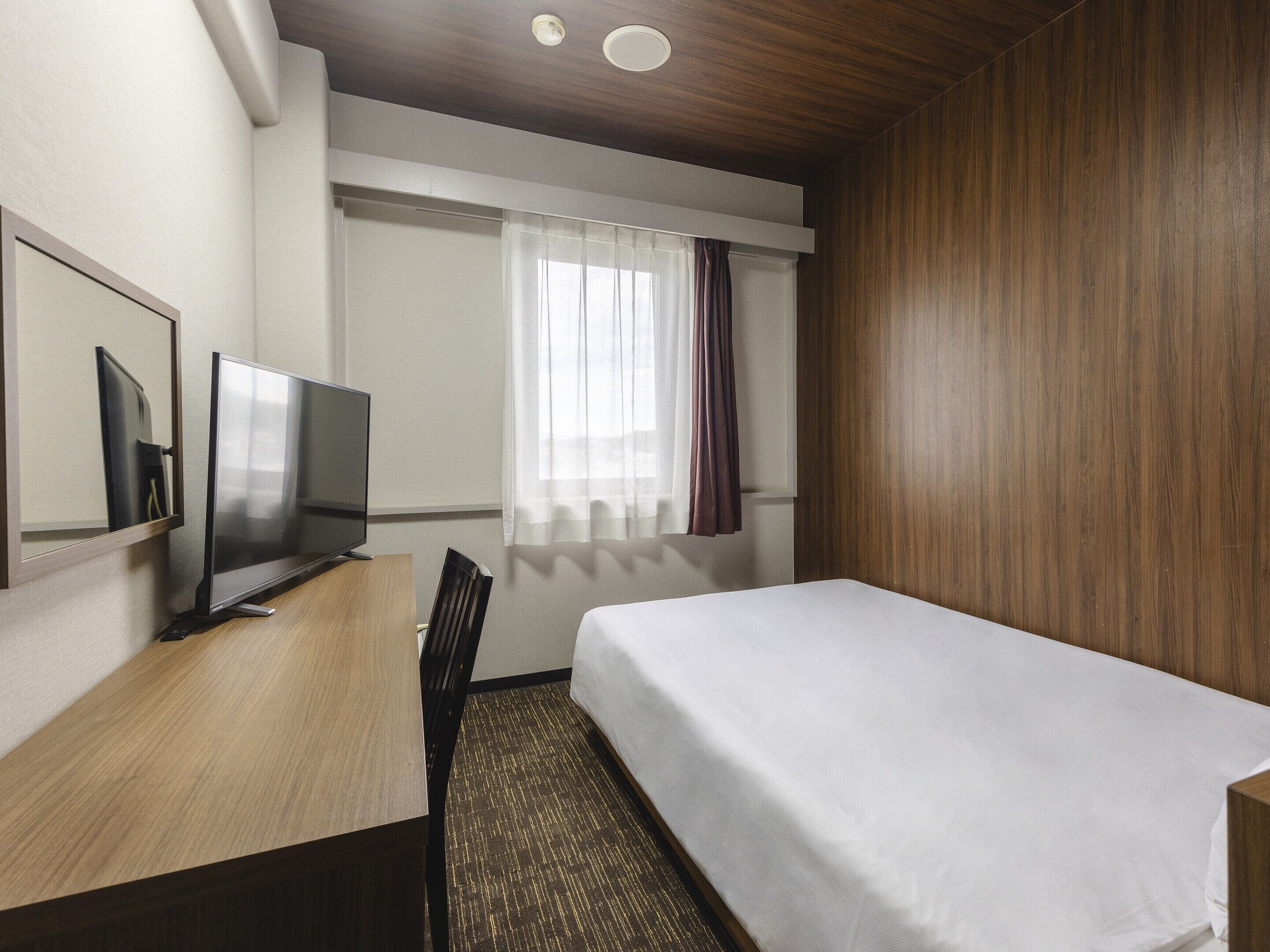 1 bedroom, in-room safe, desk, laptop workspace