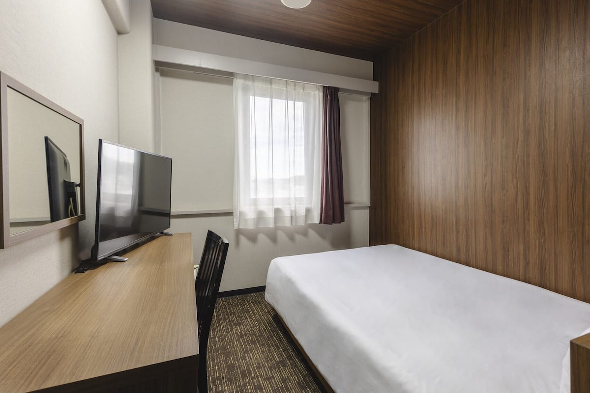 1 bedroom, in-room safe, desk, laptop workspace