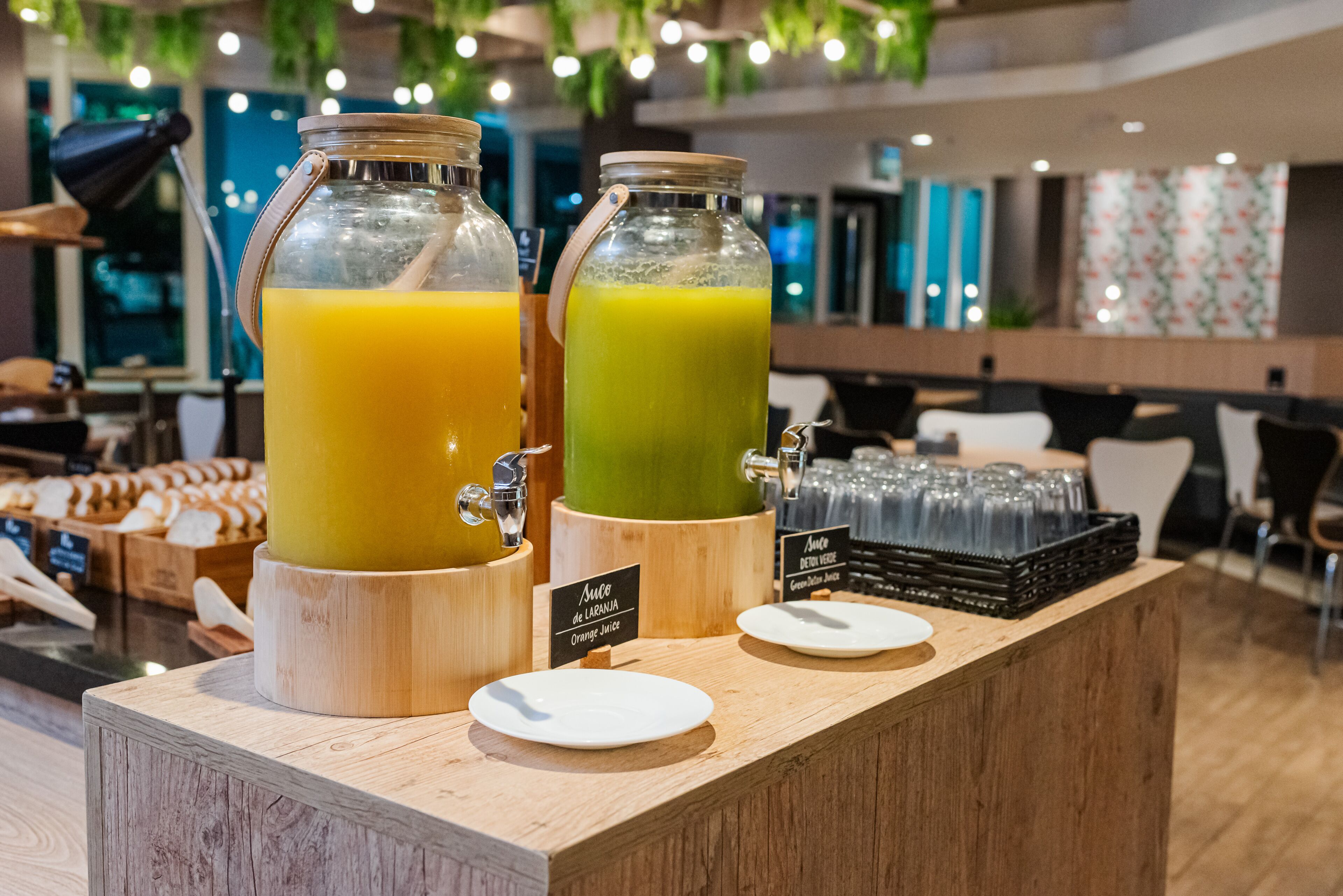 buffet breakfast on weekends (brl 53.00 per person)