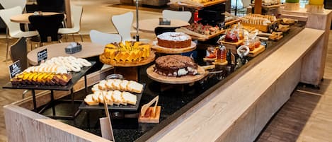 Desayuno buffet los fines de semana (BRL 53.00 por persona)