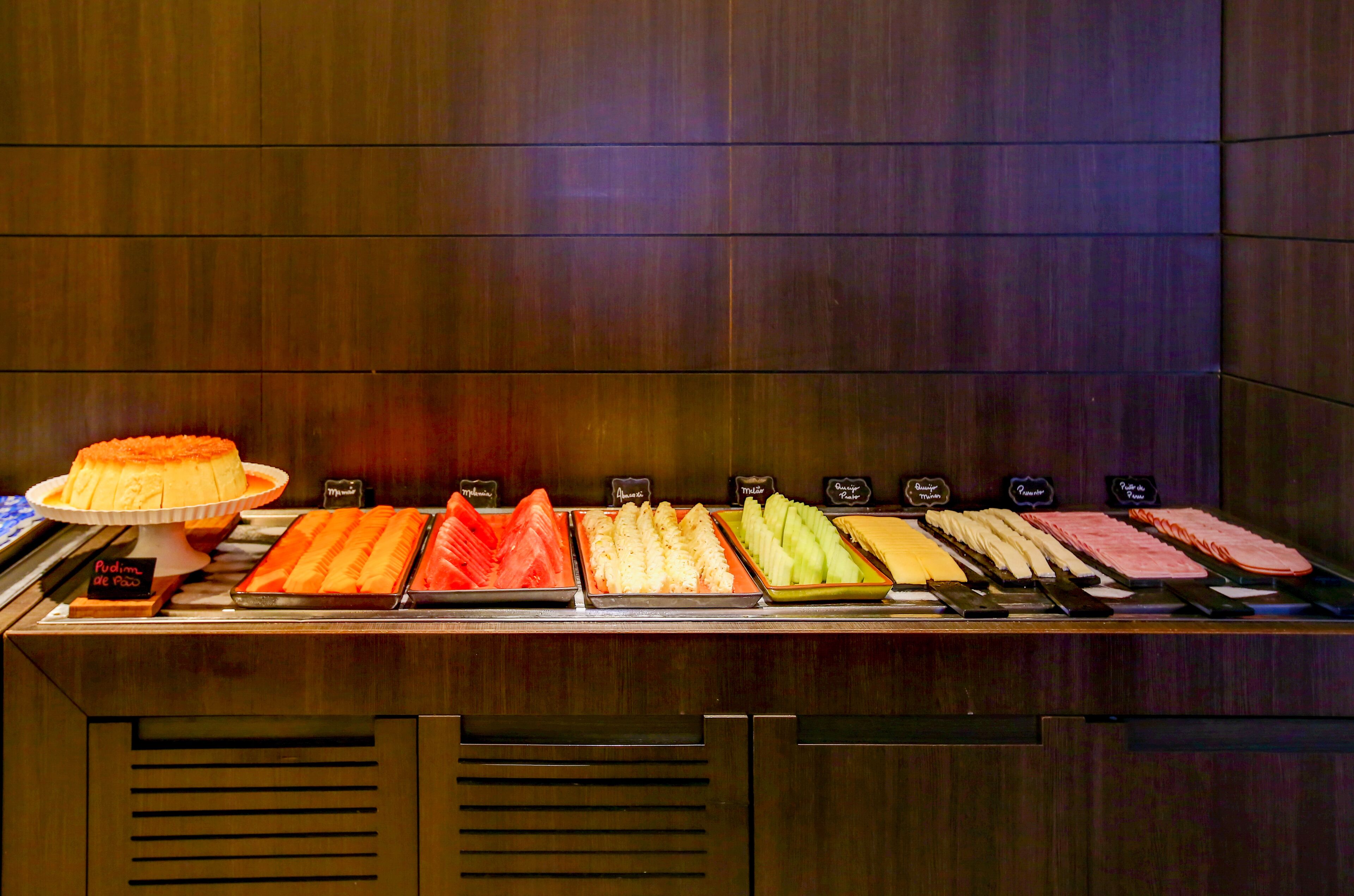daily buffet breakfast (brl 65 per person)