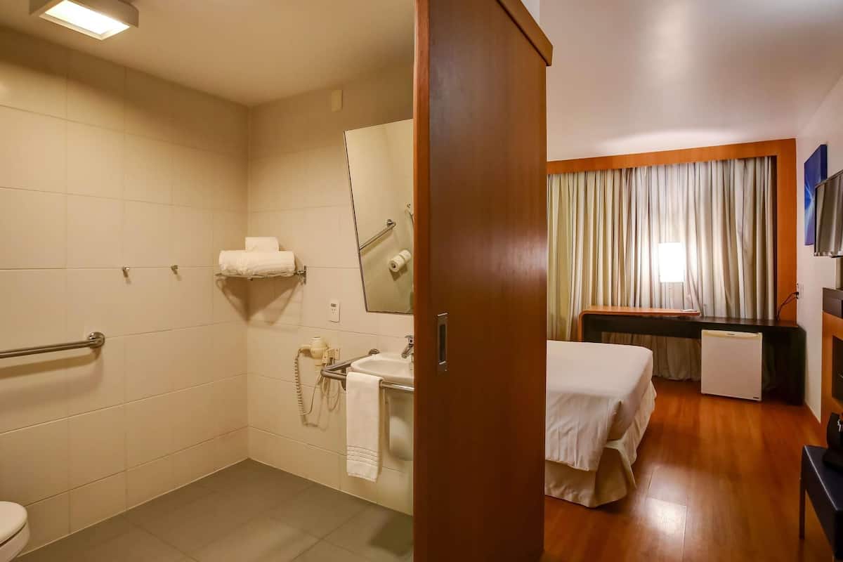 Chambre Supérieure, 1 lit double | Literie hypoallergénique, minibar, coffres-forts dans les chambres