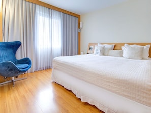 Ropa de cama hipoalergénica y minibar 