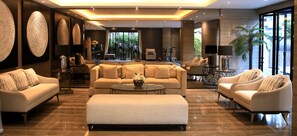 Lobby sitting area - Grand Kuta Hotel and Residence (Legian)