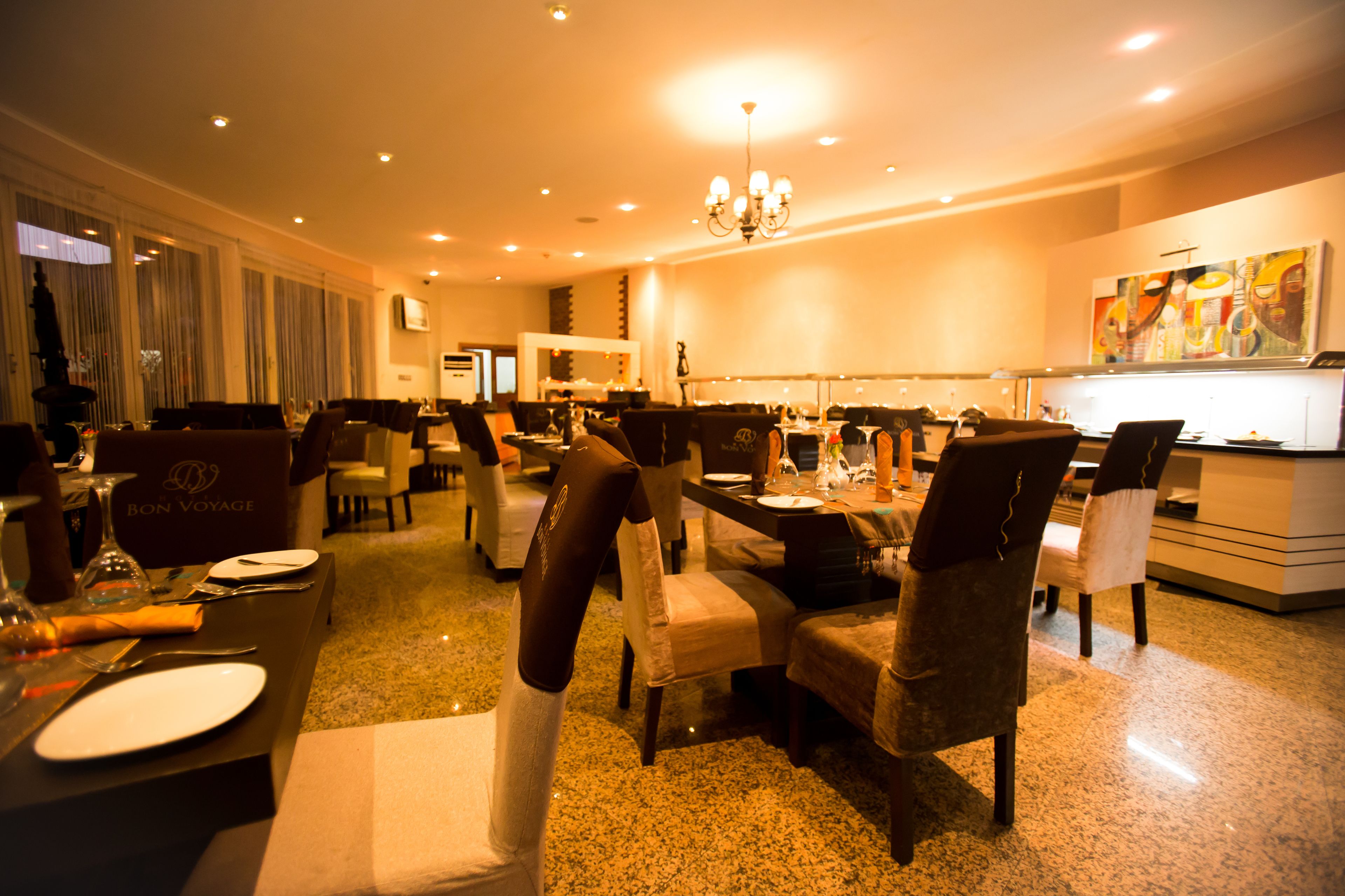 Breakfast, lunch and dinner served