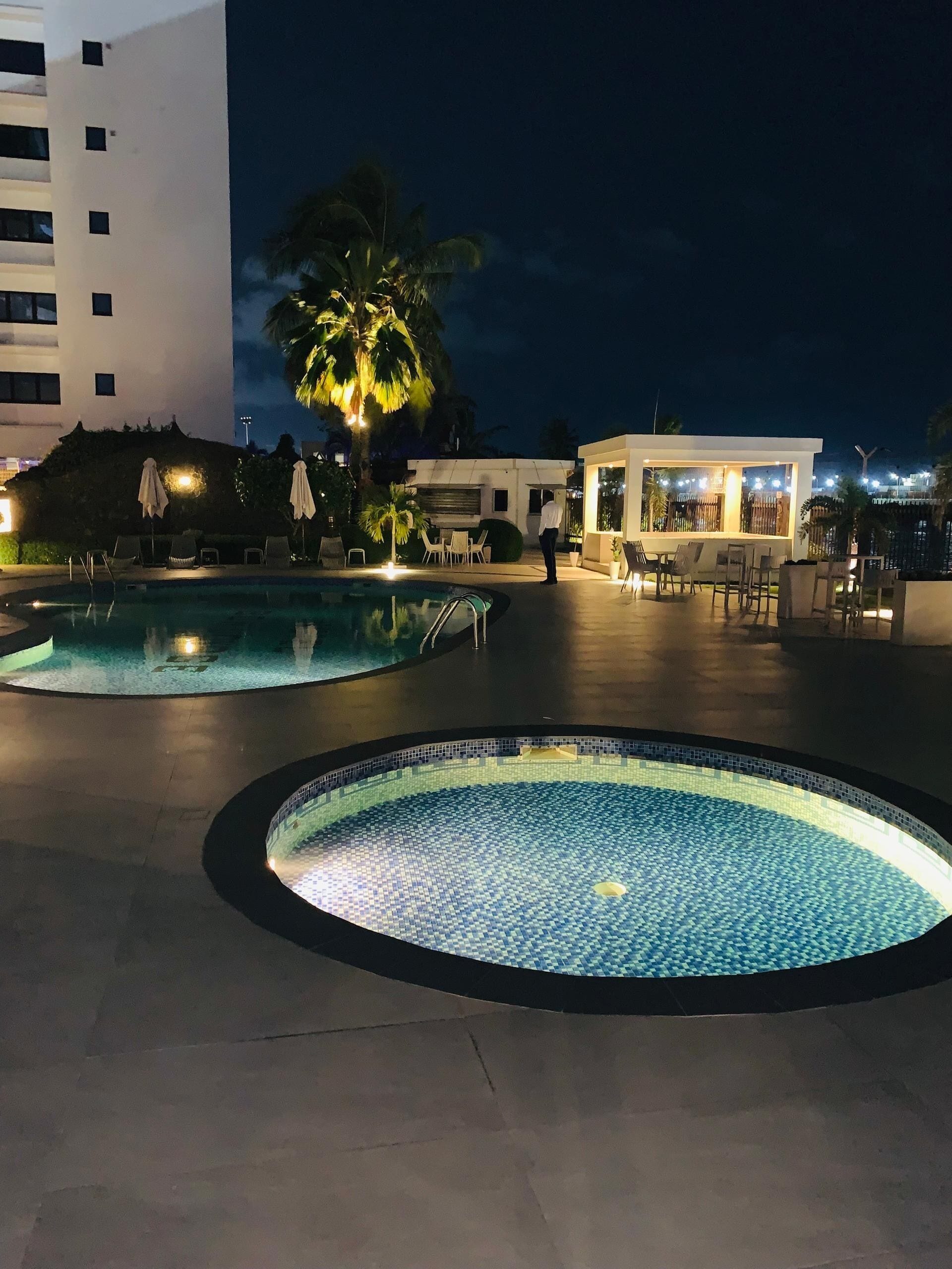 Outdoor pool, free cabanas, pool umbrellas