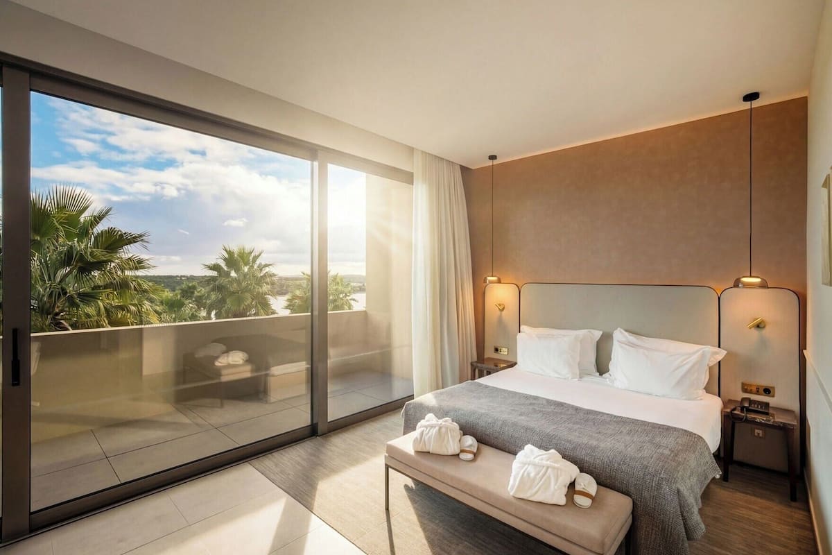 Minibar, in-room safe, blackout drapes, soundproofing