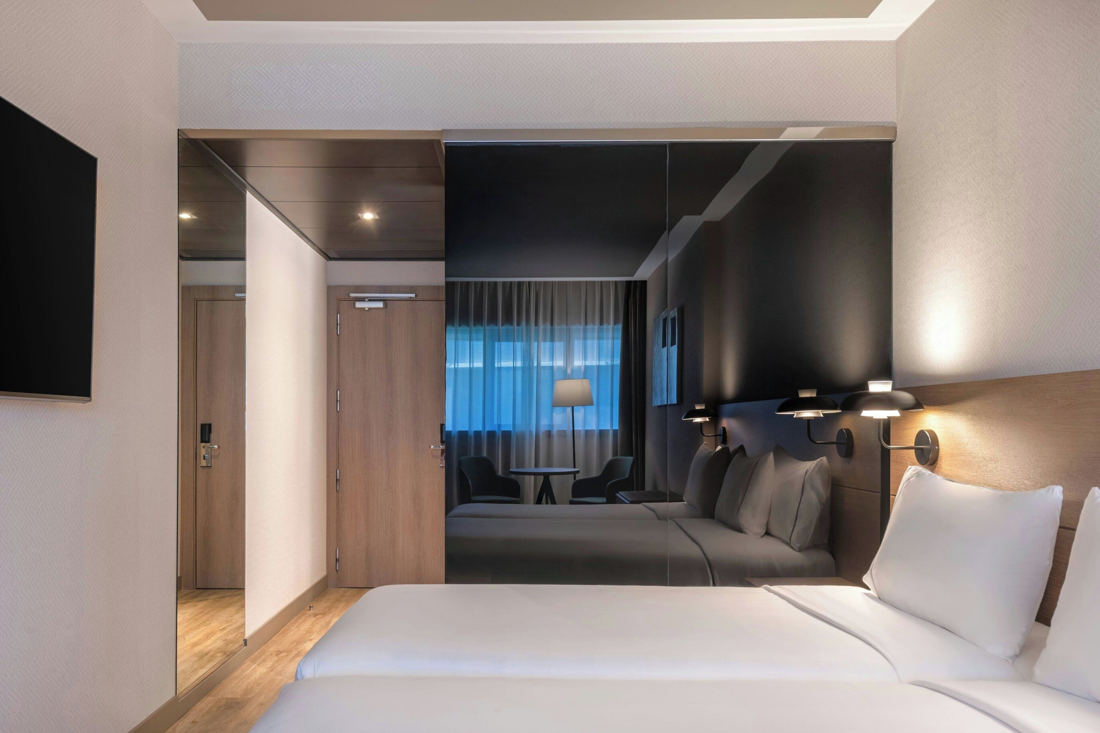 Standard Room, 2 Single Beds | Egyptian cotton sheets, premium bedding, minibar, in-room safe
