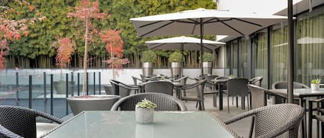 Lunch and dinner served, Mediterranean cuisine