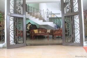 Lobby - Casa Nicarosa Hotel (Manila)