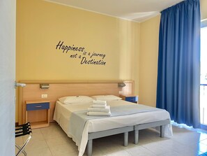 Standard Apartment, 1 Bedroom (massima occupancy 4 pax ) | Blackout drapes, free WiFi, bed sheets - Bran & Denise - Apartments (Costermano sul Garda)