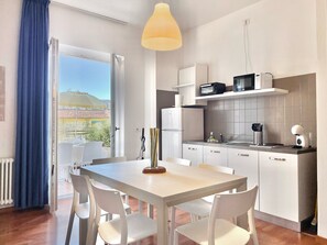 Standard-Apartment, 2 Schlafzimmer | Balkon