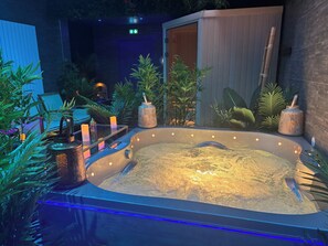 Baño turco o hammam, masajes con piedras calientes y masajes deportivos