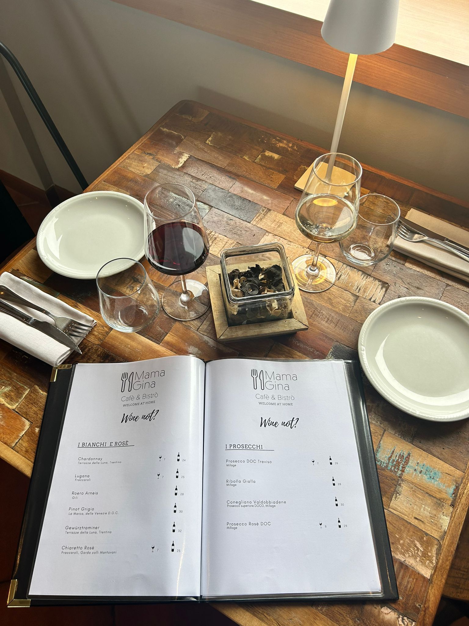 breakfast and dinner served, italian cuisine