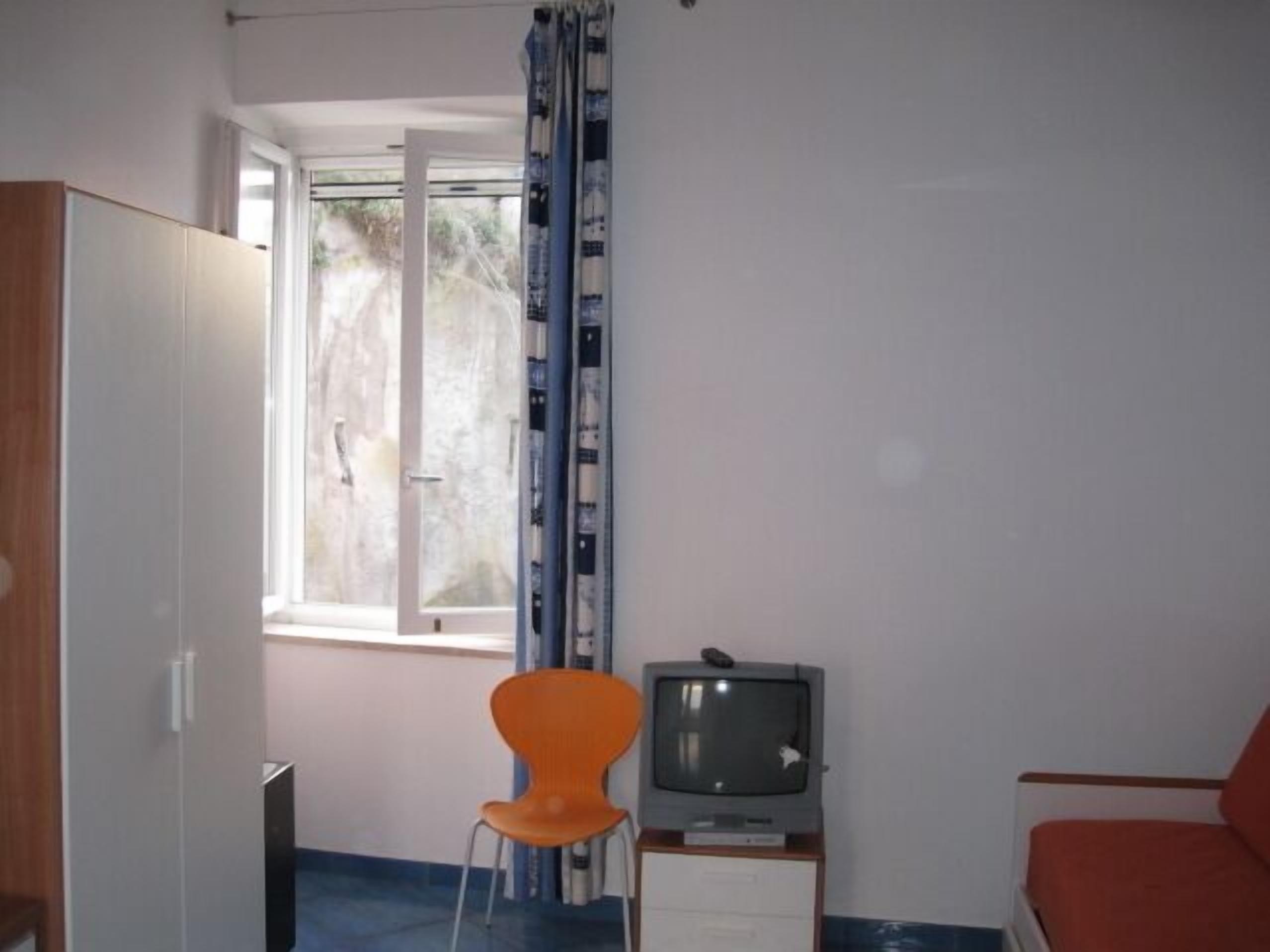 standard double room (with extra bed) | minibar, in-room safe, free wifi, bed sheets