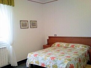 In-room safe, desk, cribs/infant beds, free WiFi - Hotel Serena (Varazze)