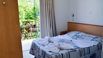 Minibar, rideaux occultants, Wi-Fi gratuit, draps fournis