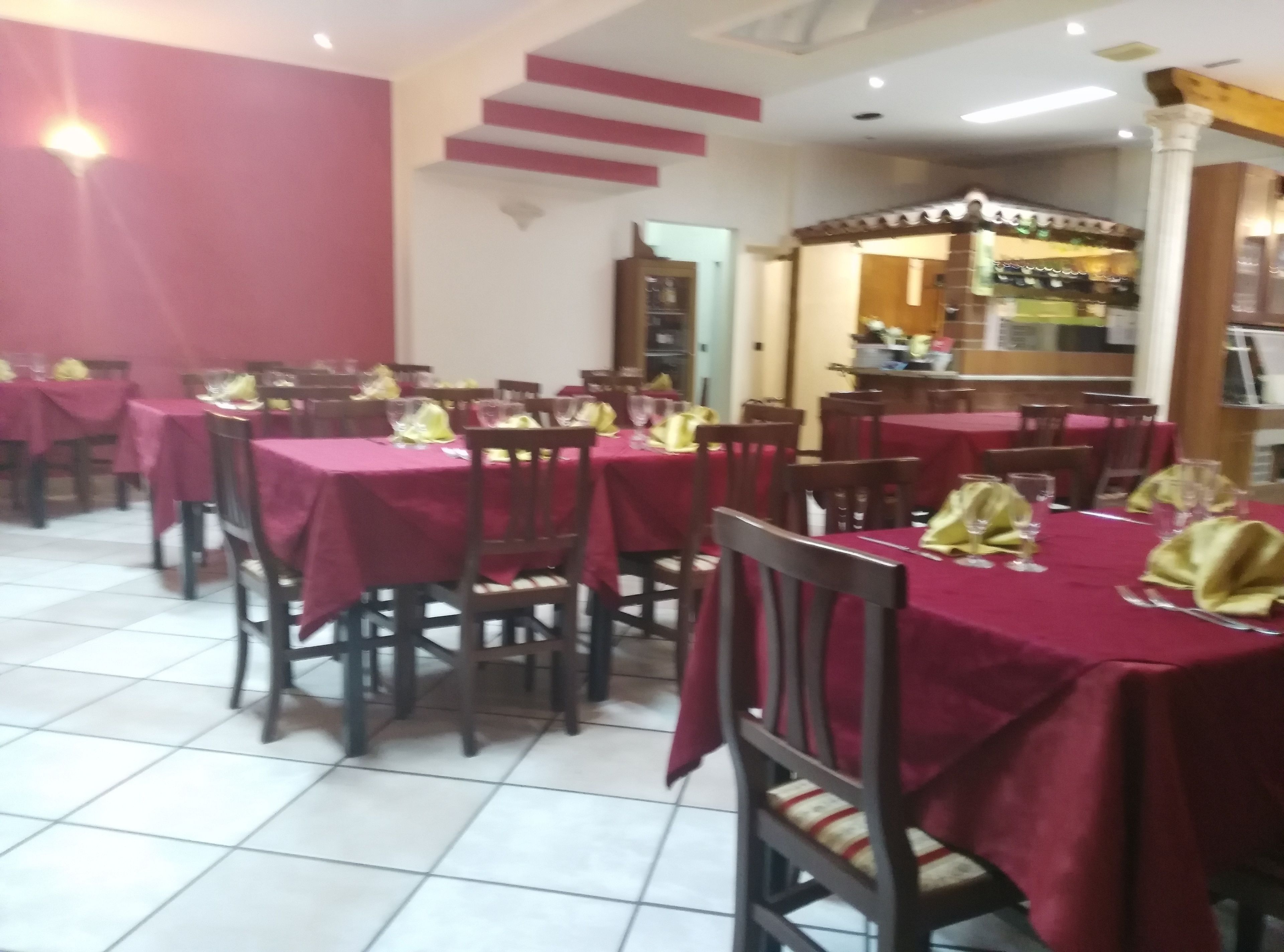 Frühstück, Mittagessen, Abendessen, italienische Küche 