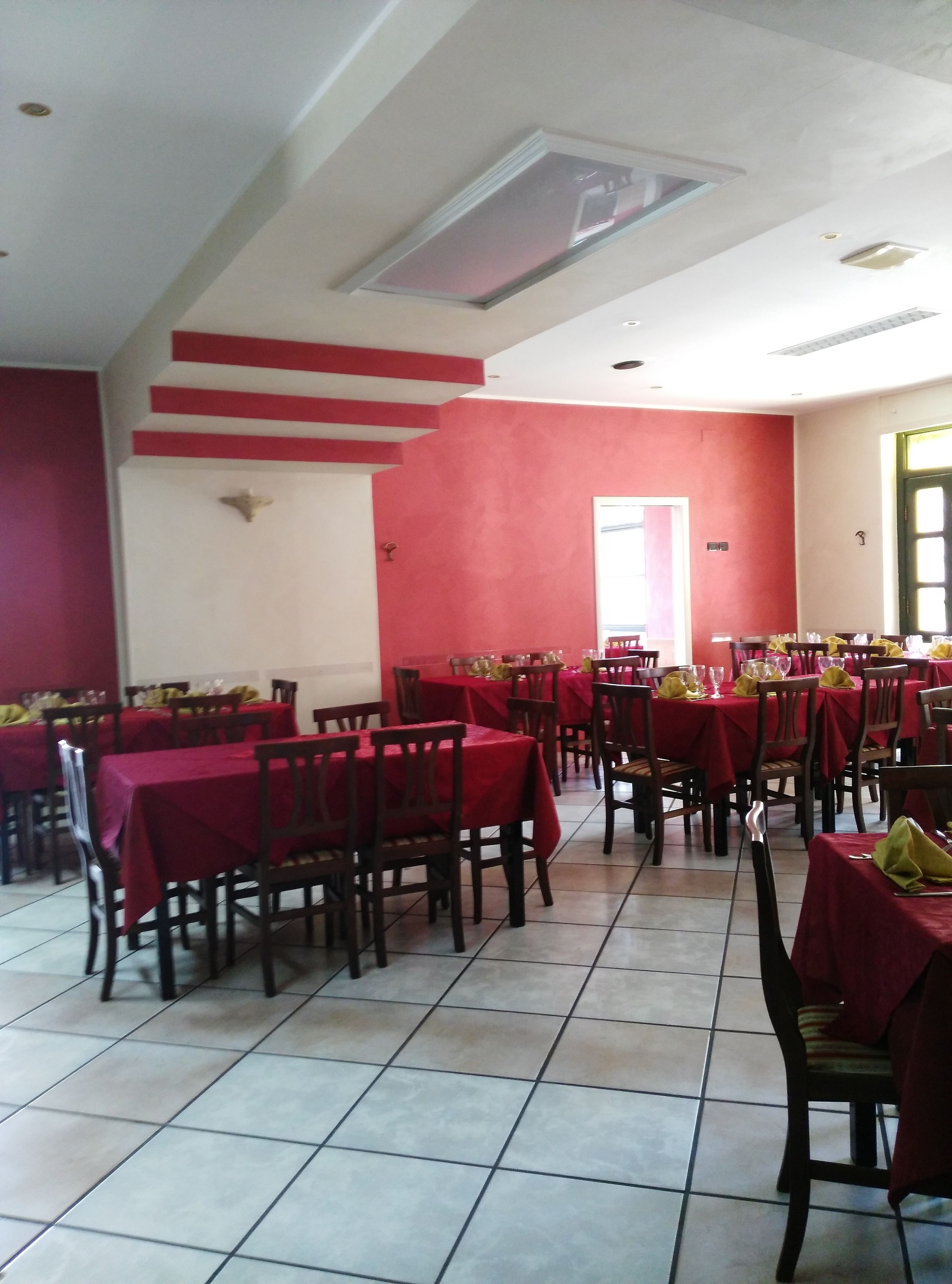 Aile yemek salonu