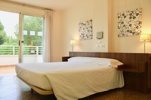 1 bedroom, in-room safe, desk, blackout curtains