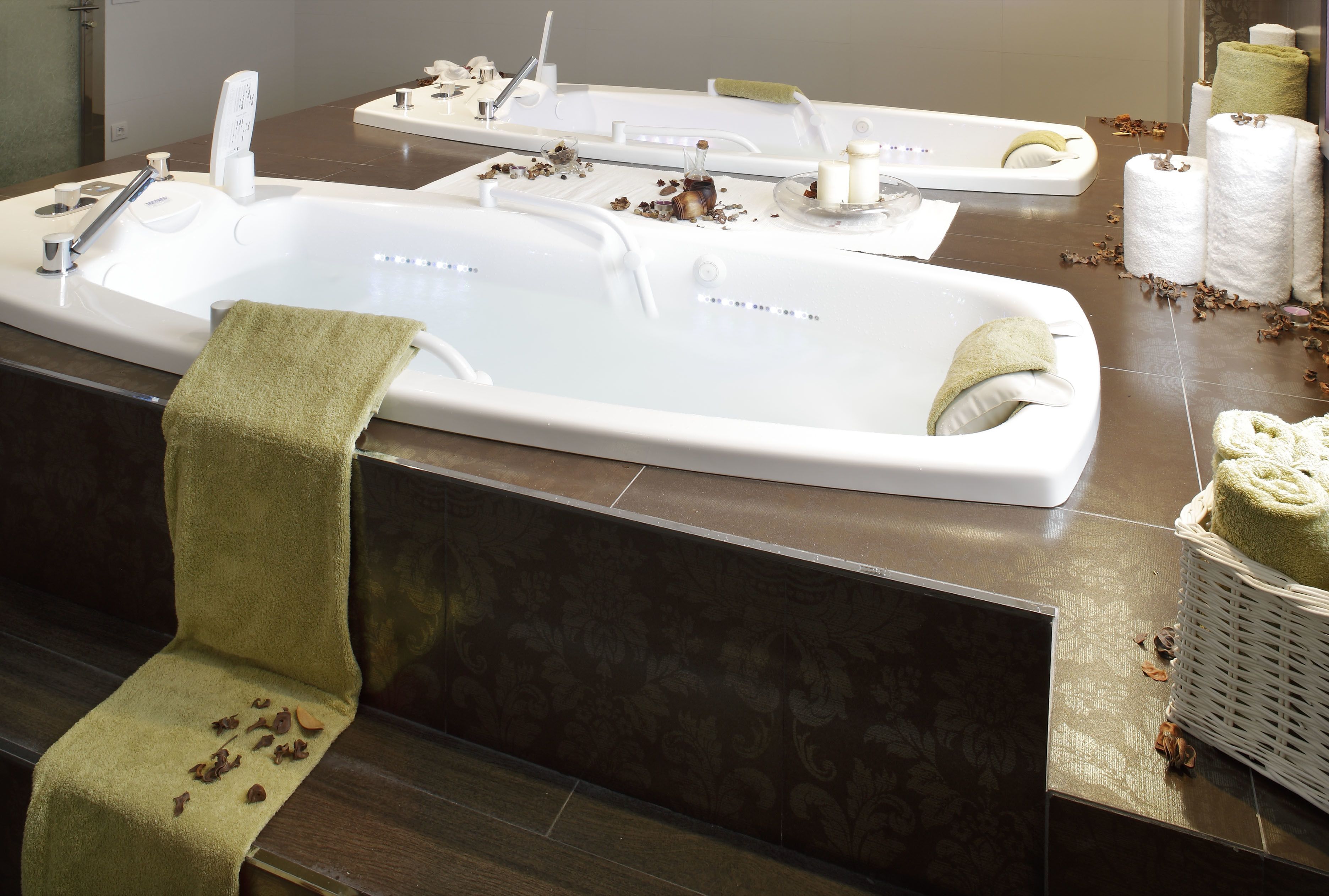 couples treatment room(s), turkish bath/hammam, body treatments