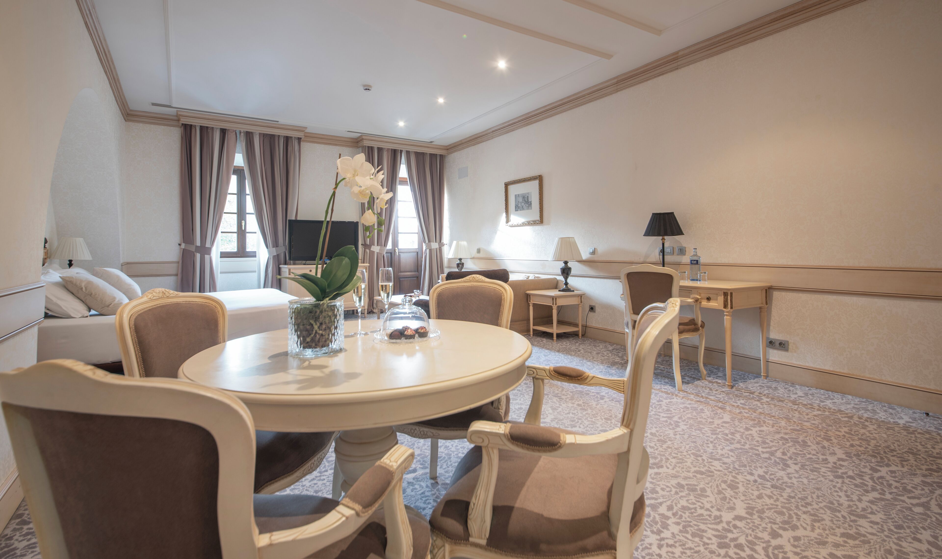 1 bedroom, in-room safe, desk, blackout curtains