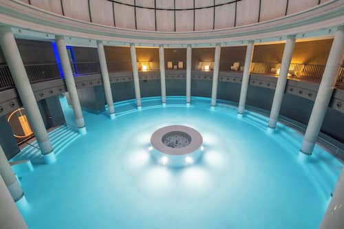 Couples treatment room(s), Turkish bath/hammam, body treatments