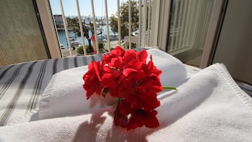 Double or Twin Room, Sea View | Desk, cots/infant beds, free WiFi, bed sheets