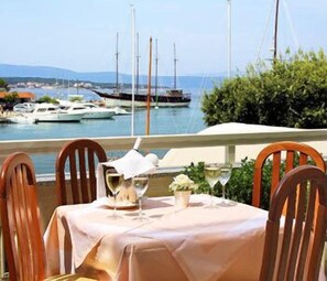 2 restaurants, breakfast, lunch, dinner served; Mediterranean cuisine