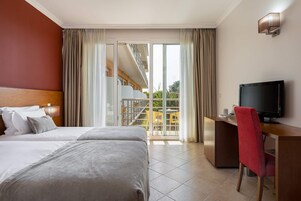 Minibar, in-room safe, desk, free WiFi