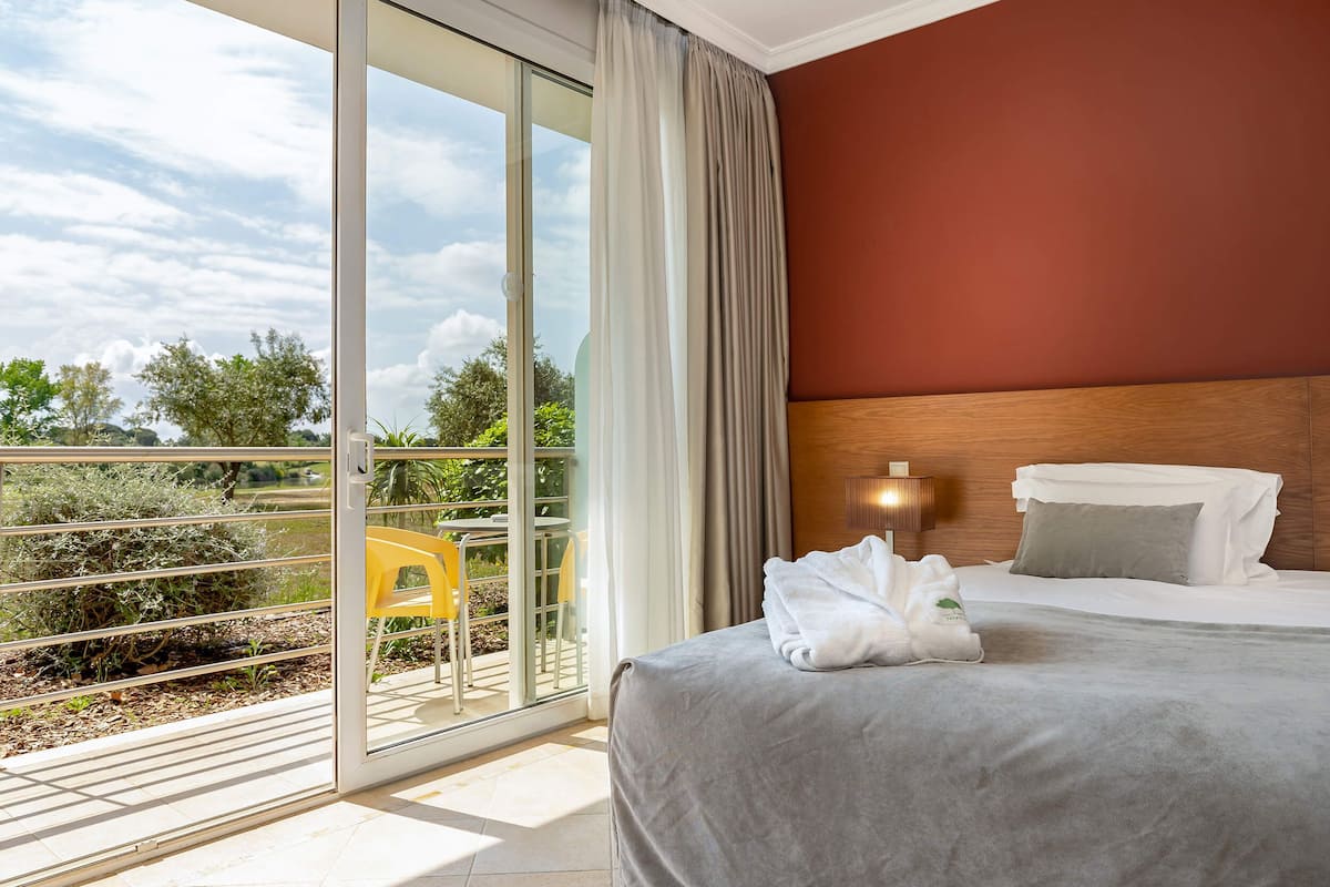 Romantic Room | Minibar, in-room safe, desk, WiFi (free)