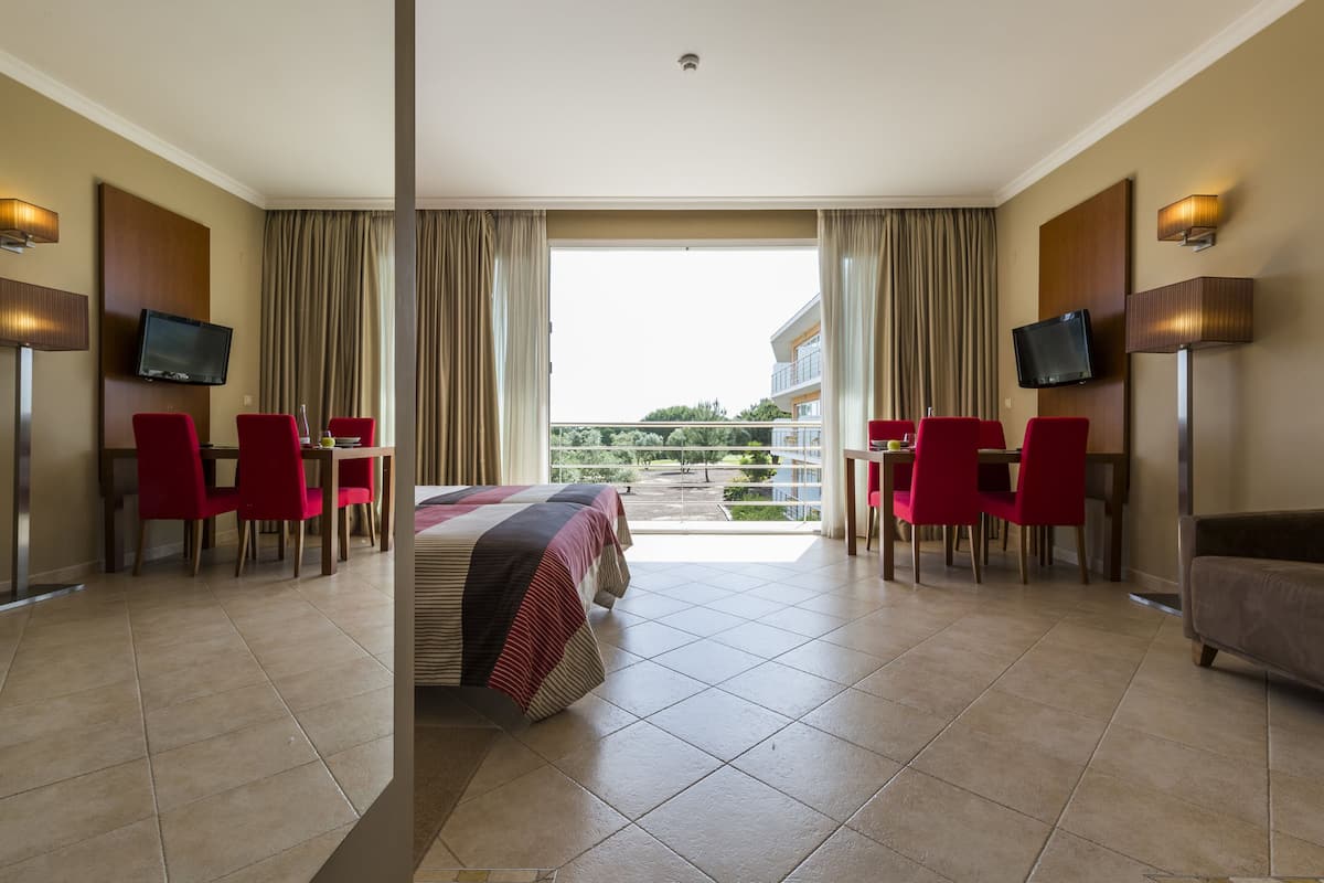 1 habitación, minibar, caja de seguridad en la habitación y escritorio