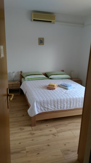 Frette Italian sheets, iron/ironing board, free WiFi, bed sheets - Family pension Ivanka Barac (Citluk)