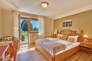 Doppelzimmer | Zimmersafe, Schreibtisch, schallisolierte Zimmer, kostenloses WLAN