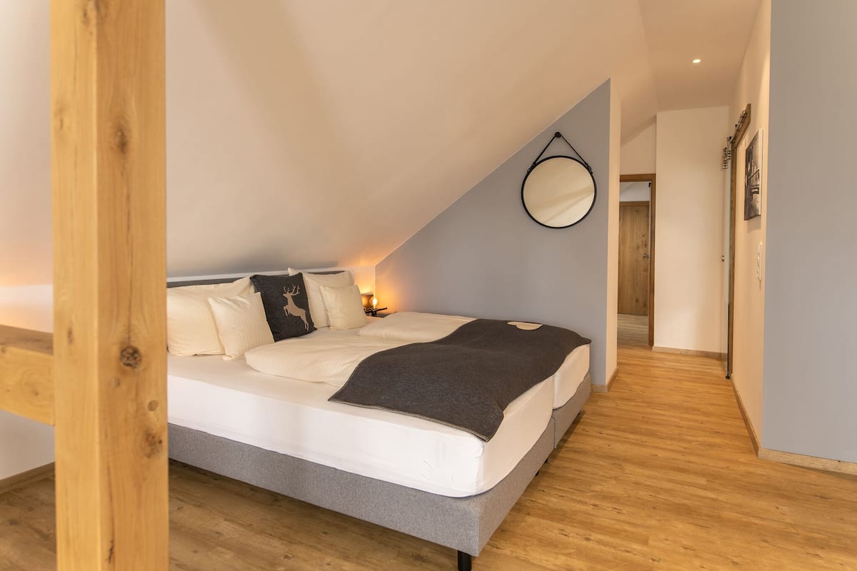 select comfort beds, in-room safe, desk, soundproofing