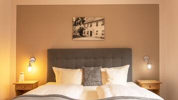 Double Room | Select Comfort beds, in-room safe, desk, soundproofing