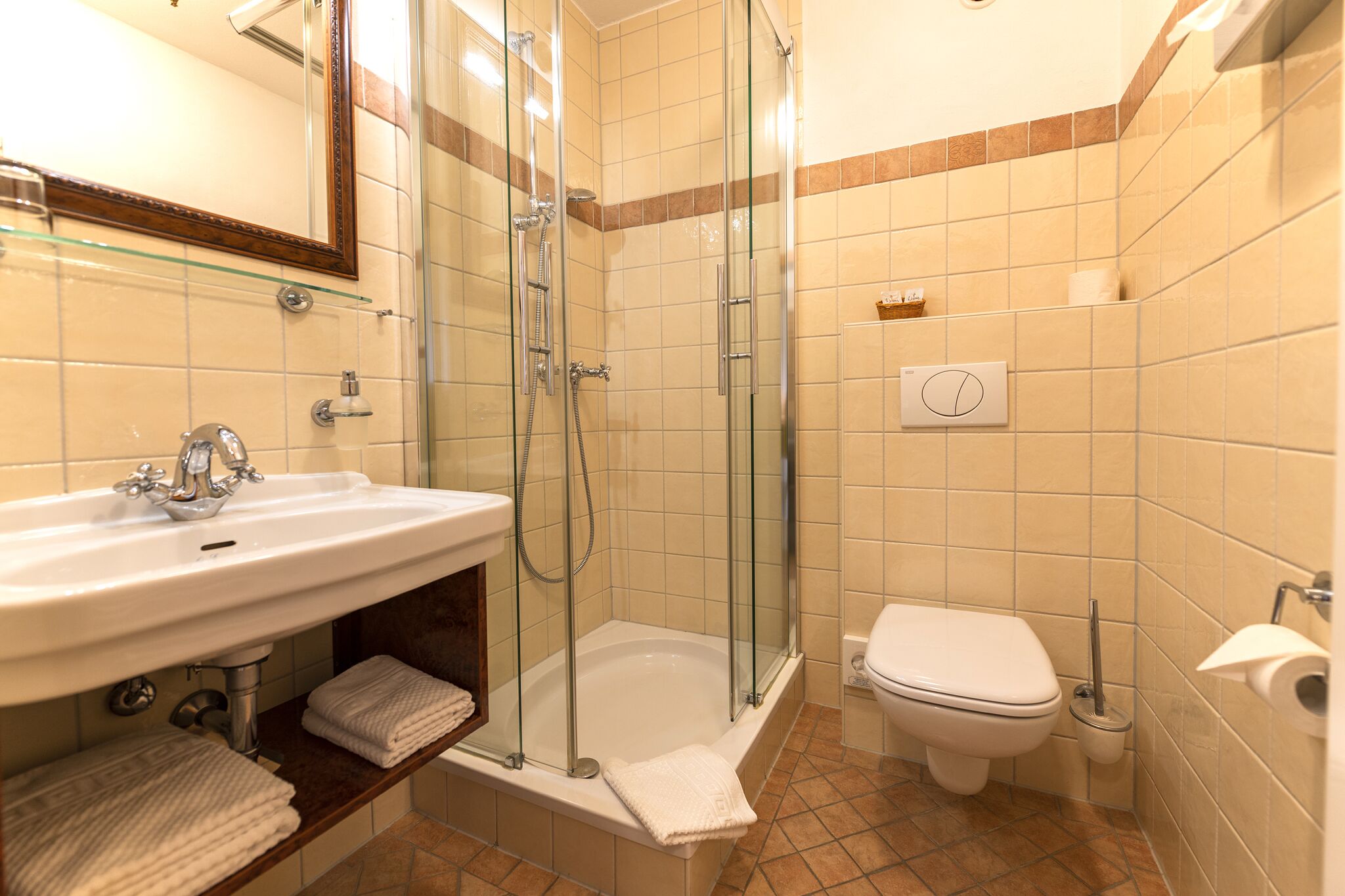 double room | bathroom | shower, hair dryer, towels