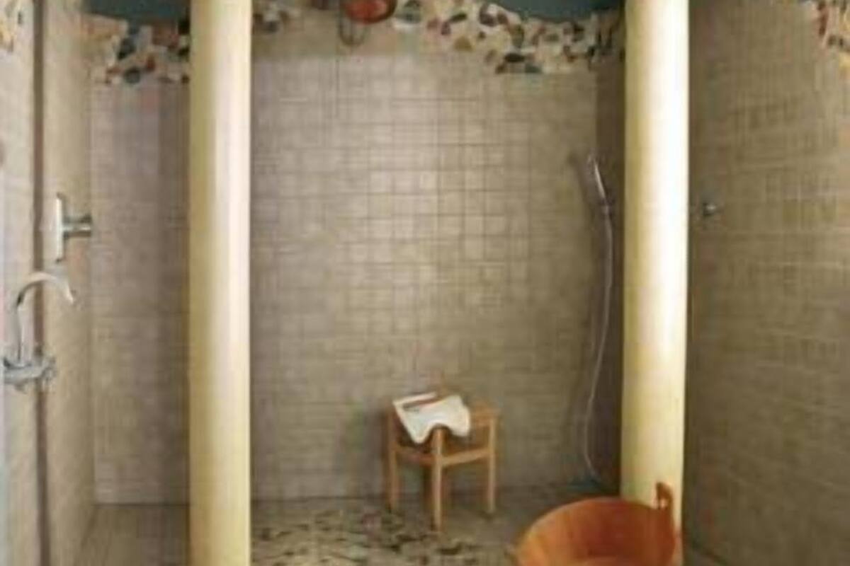 massage/treatment rooms, massages