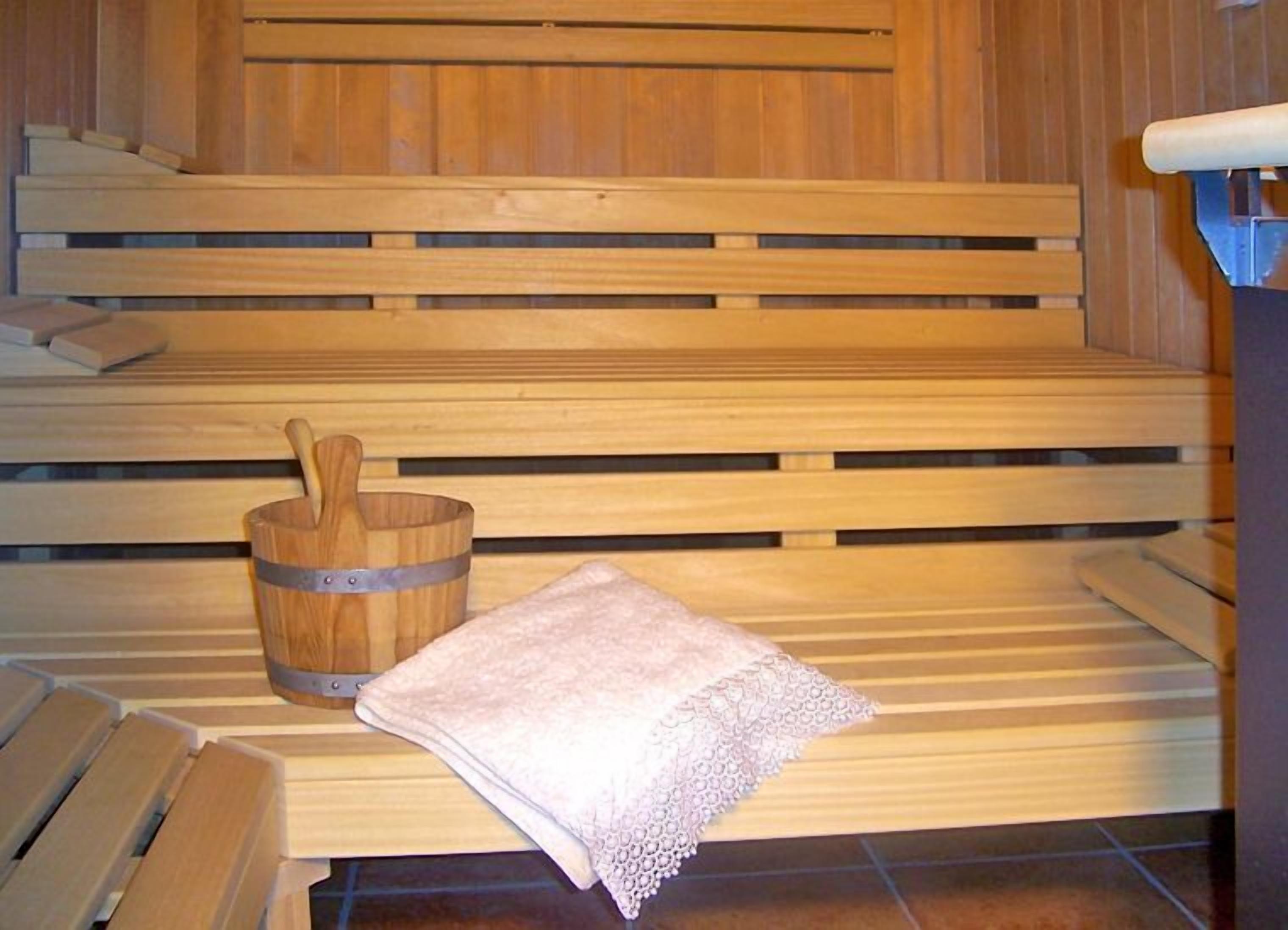 massage/treatment rooms, massages