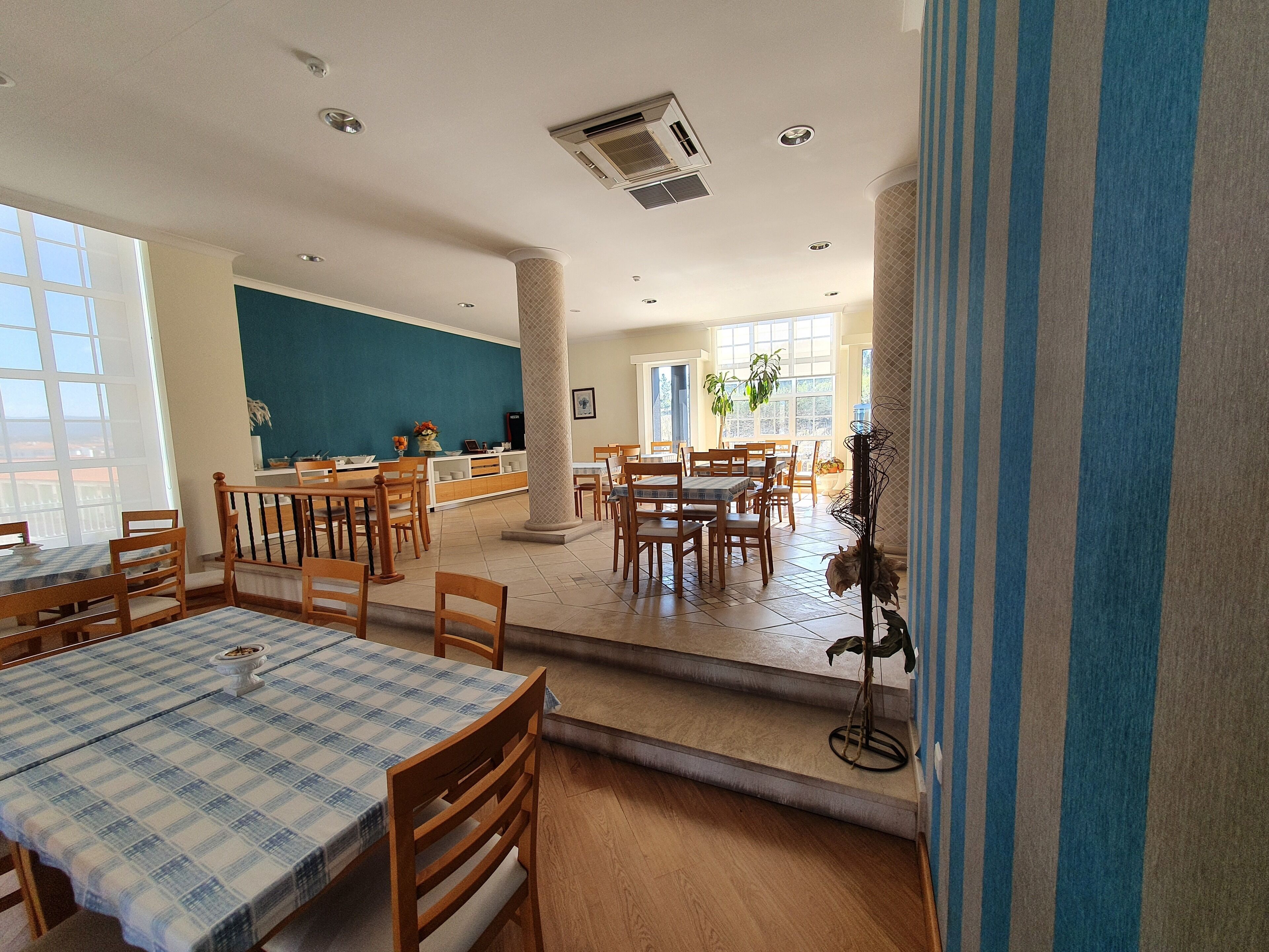 daily breakfast for a fee