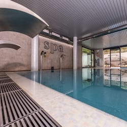 Espace de soins pour les couples, sauna, bain à remous, hammam