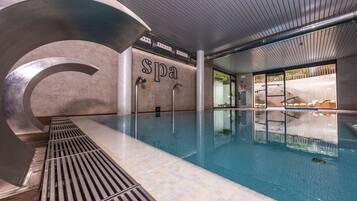 Couples treatment rooms, sauna, hot tub, steam room, body treatments